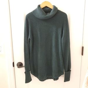 Hunter Green cashmere turtleneck